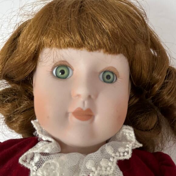 La Collection Artisan Doll Porcelain "Jackie" Wind Up Musical Doll Collector 16" - Picture 9 of 11